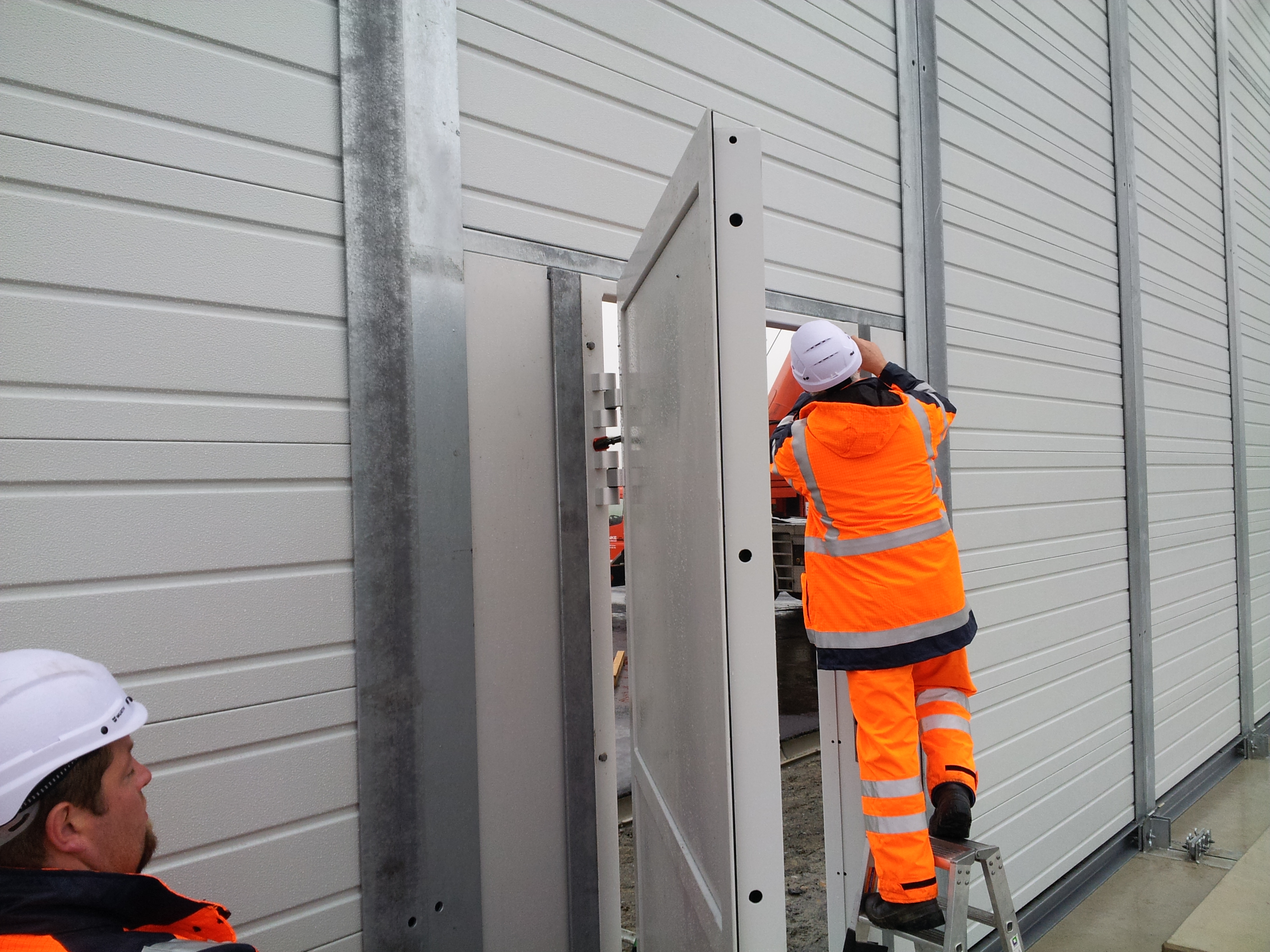 Doors and passageways in the NoiseGard professional system