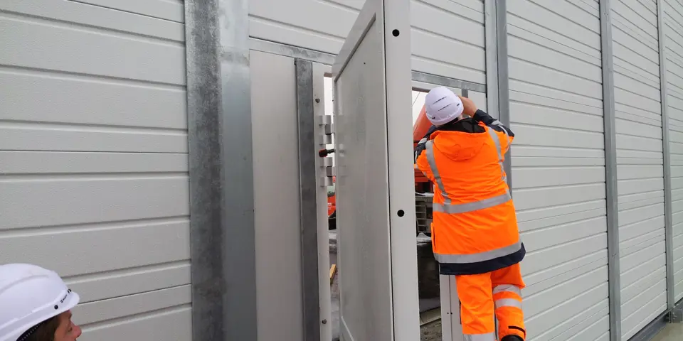 Doors and passageways in the NoiseGard professional system