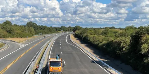 New crash barriers for the A 21