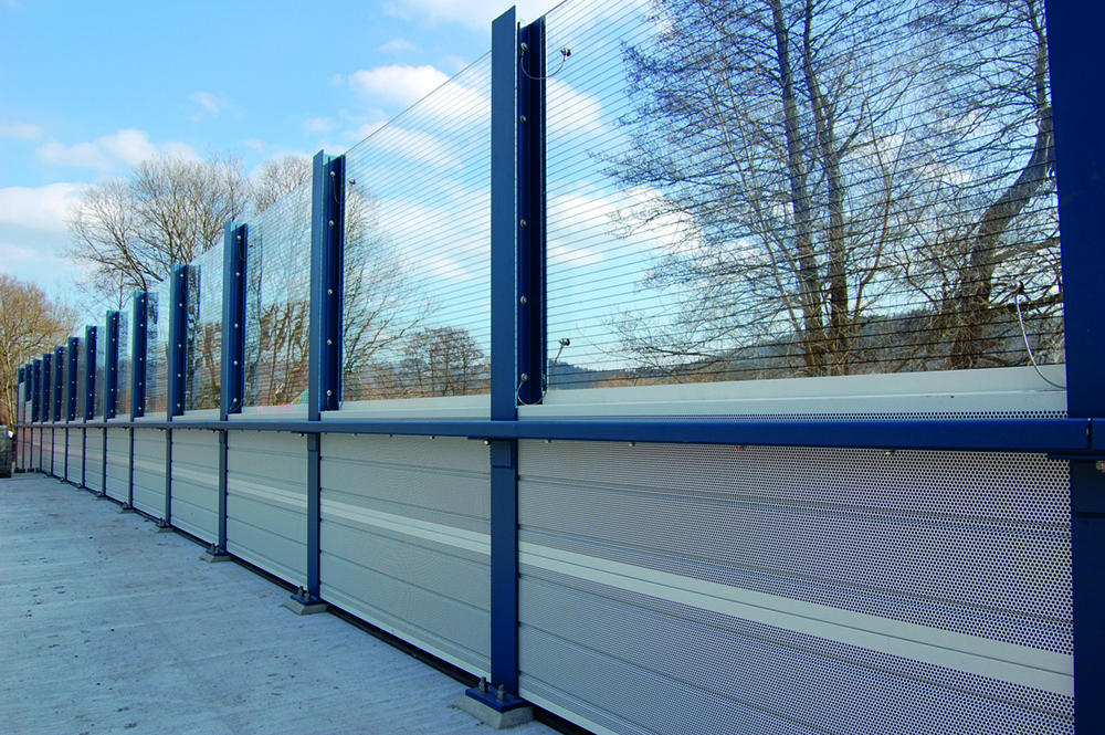 läbipaistvad mürakaitseseinad