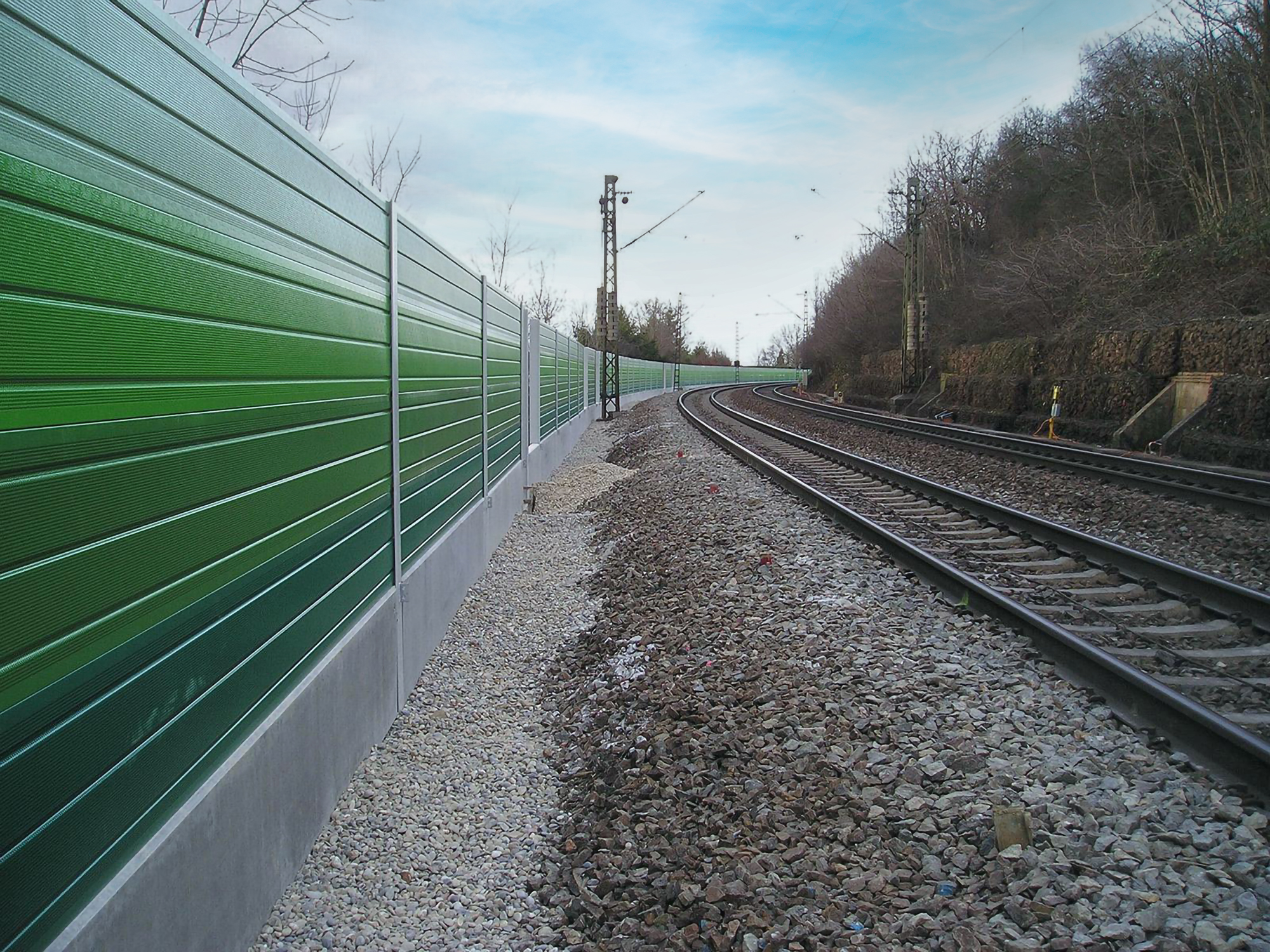 Aluminium railway noise barriers